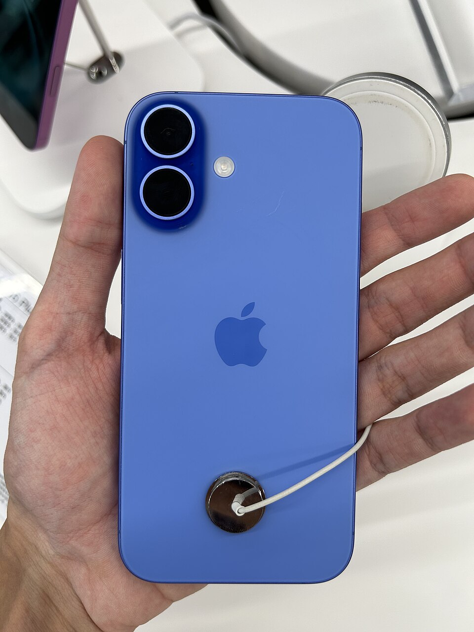 iPhone 16 128 GB Ultramarino